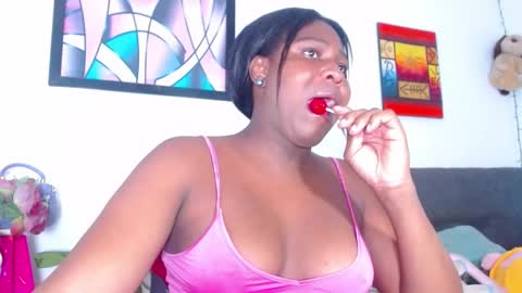 Snapshot of ebonyjdore chatting on 12.17.24 rosmary online show from 12.17.24