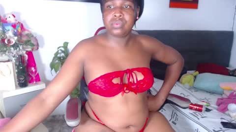 Snapshot of ebonyjdore chatting on 12.29.24 rosmary online show from 12.29.24