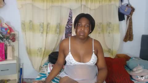 Snapshot of ebonyjdore chatting on 01.14.25 rosmary online show from 01.14.25
