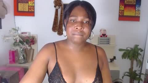 Snapshot of ebonyjdore chatting on 02.28.25 rosmary online show from 02.28.25