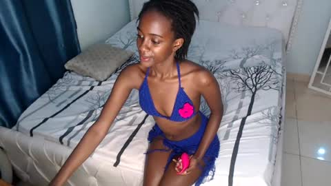 Snapshot of ebonypetitequeen chatting on 07.03.26 Maya online show from 07.03.26