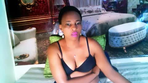 Snapshot of ebonyseductionz chatting on 01.15.25 Zammy online show from 01.15.25