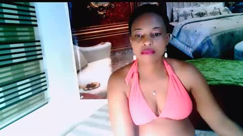 Snapshot of ebonyseductionz chatting on 01.19.25 Zammy online show from 01.19.25