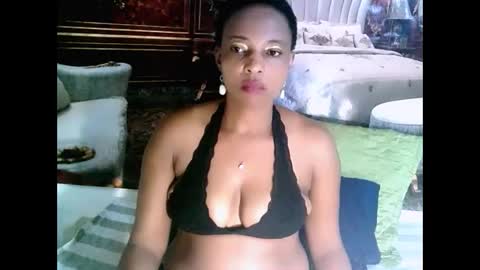 Snapshot of ebonyseductionz chatting on 01.21.25 Zammy online show from 01.21.25