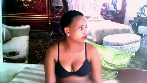 Snapshot of ebonyseductionz chatting on 01.23.25 Zammy online show from 01.23.25