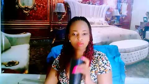 Snapshot of ebonyseductionz chatting on 02.08.25 Zammy online show from 02.08.25