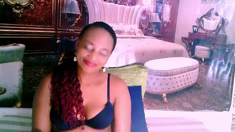 Snapshot of ebonyseductionz chatting on 03.03.25 Zammy online show from 03.03.25