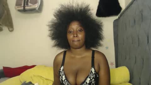 Snapshot of ebonyshiks chatting on 02.26.26 ebonyshiks online show from 02.26.26