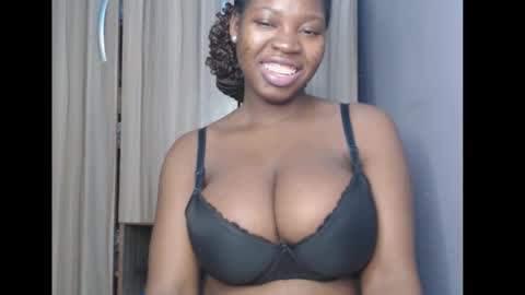 Snapshot of ebonyx_dripqueen chatting on 02.12.26 Loveth online show from 02.12.26