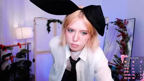 Asuna  Lana  online show from 12.22.25