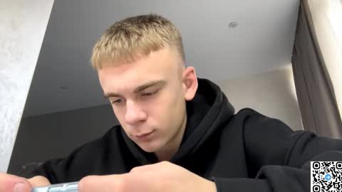 Snapshot of echowraith chatting on 10.24.25 echowraith online show from 10.24.25