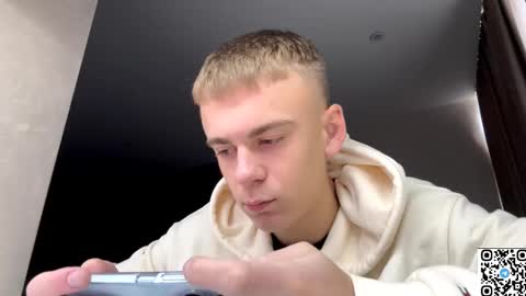 Snapshot of echowraith chatting on 10.29.25 echowraith online show from 10.29.25