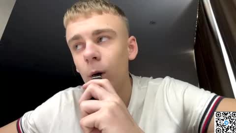 Snapshot of echowraith chatting on 10.31.25 echowraith online show from 10.31.25