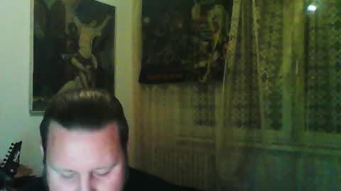 Snapshot of eda666 chatting on 10.08.25 Edward online show from 10.08.25