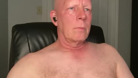 Snapshot of eddygl1968 chatting on 10.07.25 Eddy online show from 10.07.25