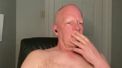 Snapshot of eddygl1968 chatting on 10.08.25 Eddy online show from 10.08.25