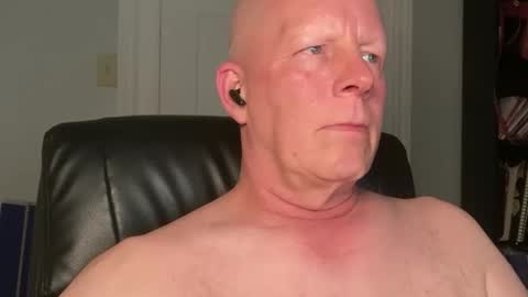 Snapshot of eddygl1968 chatting on 10.20.25 Eddy online show from 10.20.25