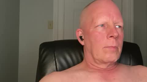 Snapshot of eddygl1968 chatting on 10.21.25 Eddy online show from 10.21.25