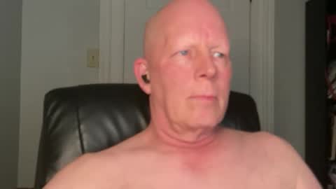 Snapshot of eddygl1968 chatting on 11.03.25 Eddy online show from 11.03.25