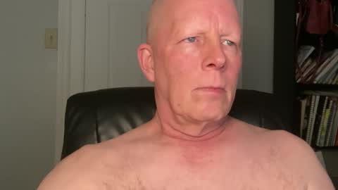 Snapshot of eddygl1968 chatting on 11.11.25 Eddy online show from 11.11.25