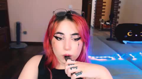 Snapshot of ediefris chatting on 12.10.24 fickle demon made of clumps of matter online show from 12.10.24