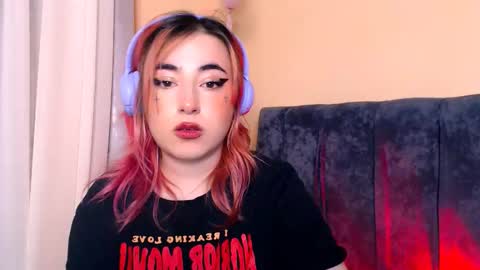 Snapshot of ediefris chatting on 01.03.25 fickle demon made of clumps of matter online show from 01.03.25