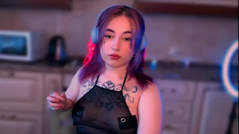 Snapshot of ediefris chatting on 02.12.25 fickle demon made of clumps of matter online show from 02.12.25