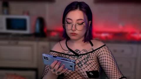 Snapshot of ediefris chatting on 02.18.25 fickle demon made of clumps of matter online show from 02.18.25