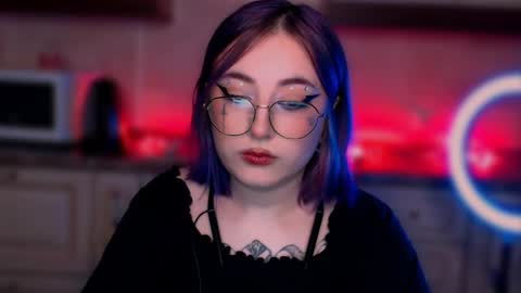 Snapshot of ediefris chatting on 02.19.25 fickle demon made of clumps of matter online show from 02.19.25