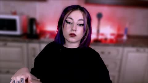 Snapshot of ediefris chatting on 03.07.25 fickle demon made of clumps of matter online show from 03.07.25