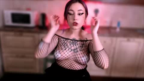 Snapshot of ediefris chatting on 03.07.25 fickle demon made of clumps of matter online show from 03.07.25