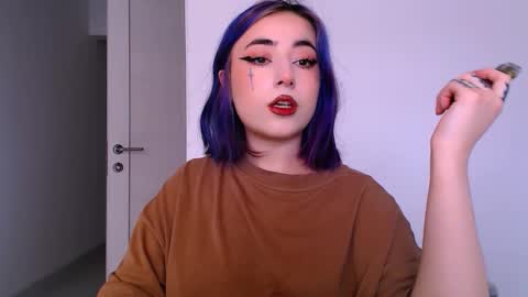 Snapshot of ediefris chatting on 10.02.25 fickle demon made of clumps of matter online show from 10.02.25