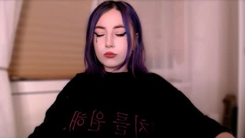 Snapshot of ediefris chatting on 10.12.25 fickle demon made of clumps of matter online show from 10.12.25