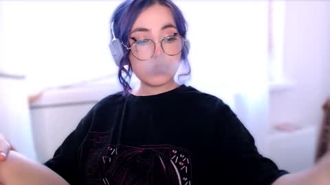 Snapshot of ediefris chatting on 10.16.25 fickle demon made of clumps of matter online show from 10.16.25