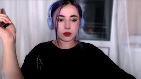 Snapshot of ediefris chatting on 11.09.25 fickle demon made of clumps of matter online show from 11.09.25