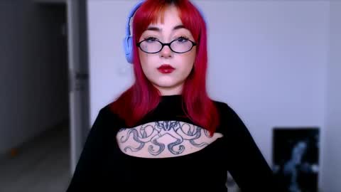 Snapshot of ediefris chatting on 04.20.26 fickle demon made of clumps of matter online show from 04.20.26
