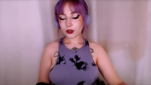 Snapshot of ediefris chatting on 07.20.26 fickle demon made of clumps of matter online show from 07.20.26