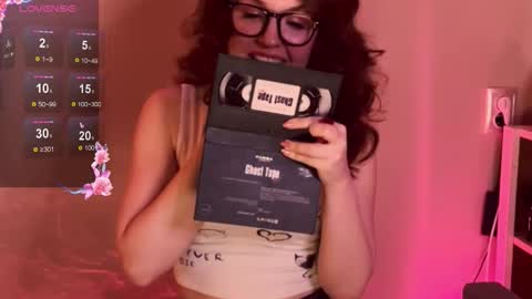 Snapshot of edithafarro chatting on 10.05.25 Friendly neighbourhoud redhead online show from 10.05.25