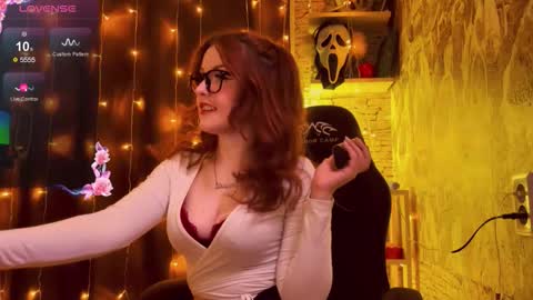 Snapshot of edithafarro chatting on 11.14.25 Friendly neighbourhoud redhead online show from 11.14.25