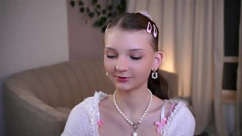 Lisa  online show from 04.18.26