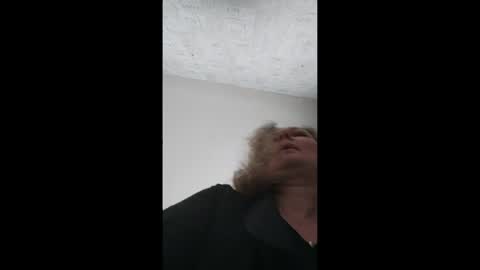 Snapshot of edithmanning chatting on 05.17.26 edithmanning online show from 05.17.26