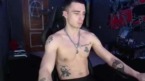 Snapshot of eduard_loveee chatting on 11.17.25 Eduar online show from 11.17.25