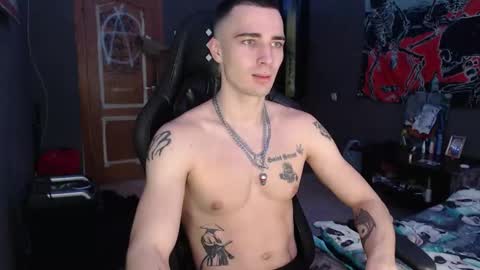 Snapshot of eduard_loveee chatting on 11.28.25 Eduar online show from 11.28.25