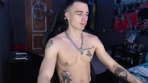 Snapshot of eduard_loveee chatting on 12.01.25 Eduar online show from 12.01.25