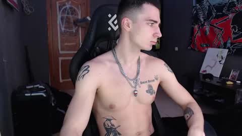 Snapshot of eduard_loveee chatting on 02.01.26 Eduar online show from 02.01.26