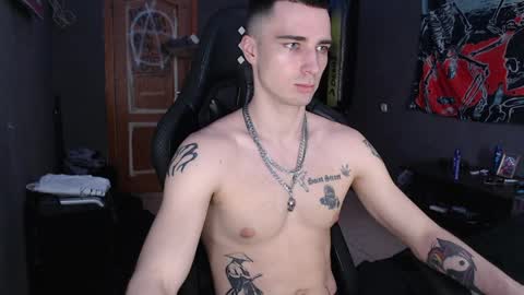 Snapshot of eduard_loveee chatting on 04.11.26 Eduar online show from 04.11.26