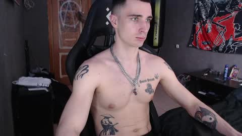 Snapshot of eduard_loveee chatting on 04.12.26 Eduar online show from 04.12.26