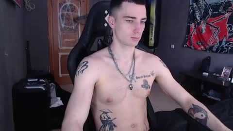 Snapshot of eduard_loveee chatting on 04.17.26 Eduar online show from 04.17.26