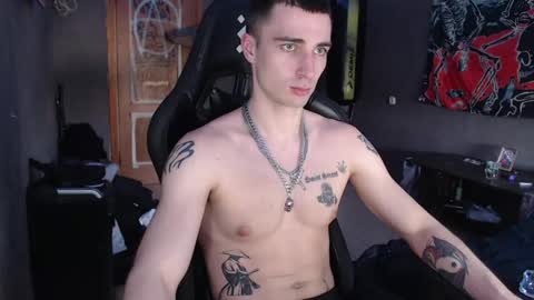 Snapshot of eduard_loveee chatting on 04.22.26 Eduar online show from 04.22.26