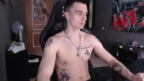 Snapshot of eduard_loveee chatting on 06.19.26 Eduar online show from 06.19.26